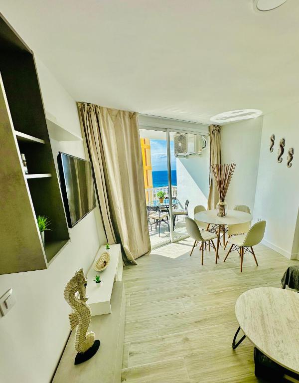 Zdjęcie z galerii obiektu OCEANFRONT APARTAMENT w Aronie