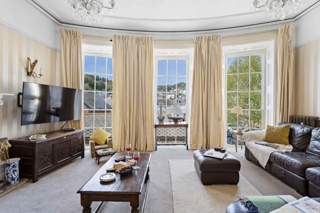 4 Market Square, Dartmouth (updated prices 2024)