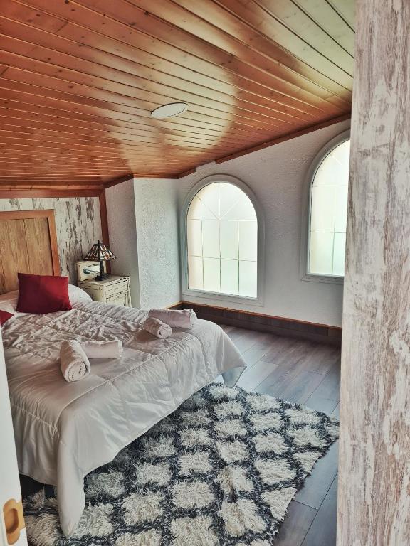 Fotografia z galérie ubytovania Villa junto a la playa con piscina v destinácii Calella
