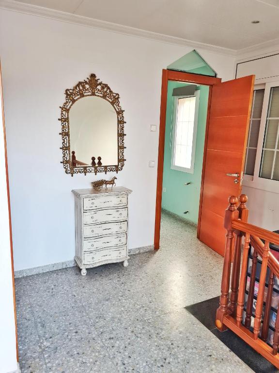 Fotografia z galérie ubytovania Villa junto a la playa con piscina v destinácii Calella