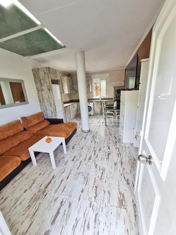 Fotografia z galérie ubytovania Villa junto a la playa con piscina v destinácii Calella