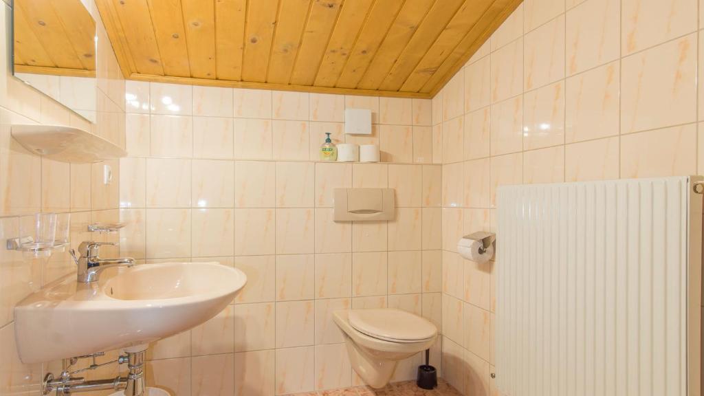 Koupelna v ubytování Haus Gleinser - Neustift im Stubaital