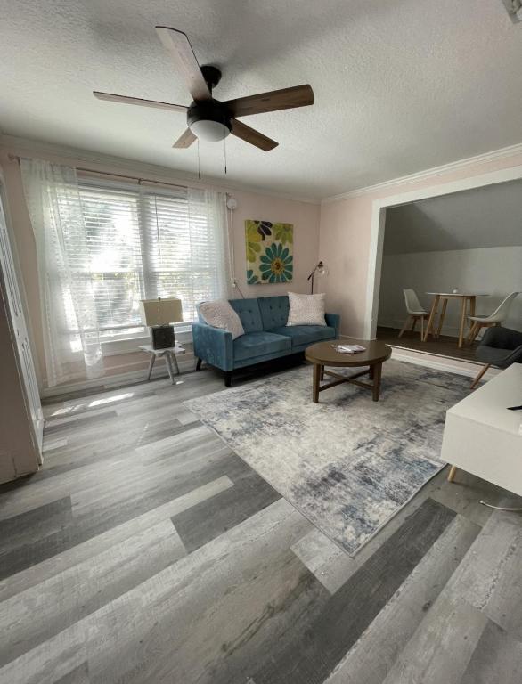 Ảnh trong thư viện ảnh của The Blue Wave Suite Unit B ở St Petersburg