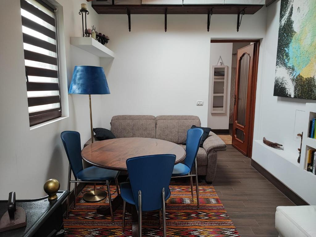 A seating area at B&B La Casetta