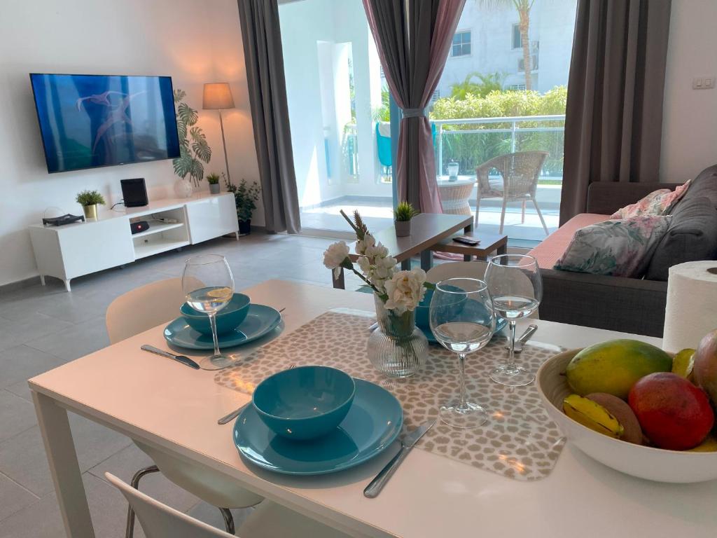 TV a/nebo společenská místnost v ubytování Apartment in Estrella, Dominicus-Bayahibe