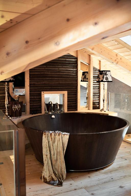Фотография из галереи Rosapetra SPA Resort - Small Luxury Hotels of the World в Кортина-д'Ампеццо