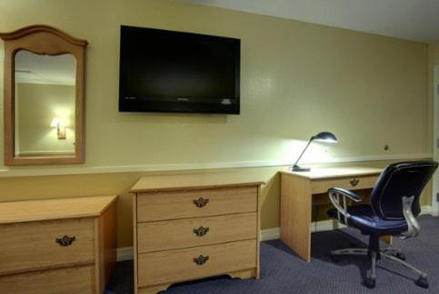 Edinburg Executive Inn photo
