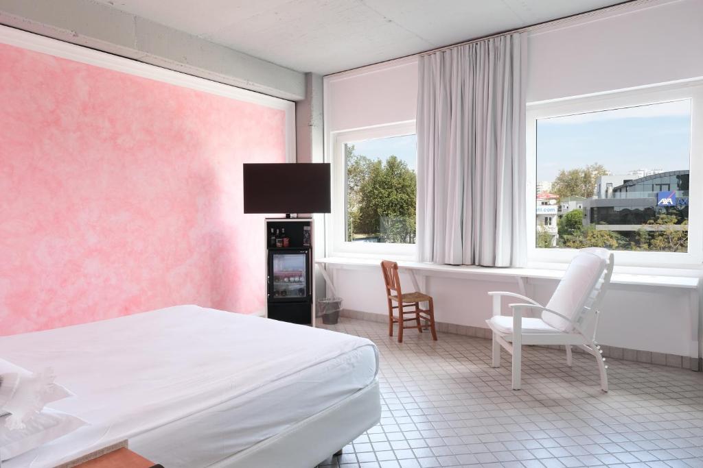 A television and/or entertainment centre at The Marmara Antalya
