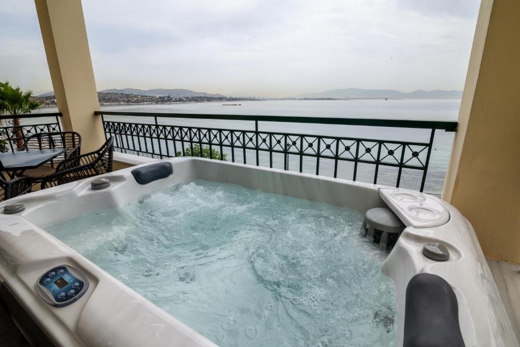 Votsalakia Hotel & Luxury Apartments - King Suite With Sea View