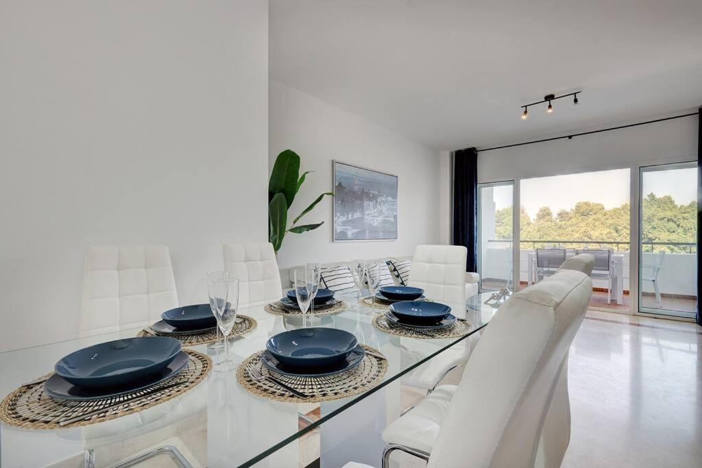 Posedenie v ubytovaní Stunning Duplex 5 minutes from Puerto Banús