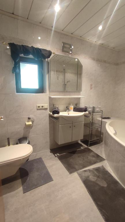 Koupelna v ubytování Appartements Gerhard