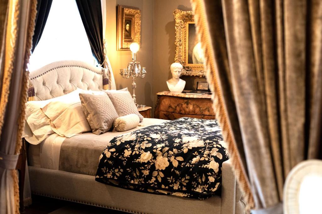 South Broadway Manor B&B - Near Fallingwater, Ohiopyle State Park, Hiking & Biking trails GAP - 两居室套房配私人浴室和厨房