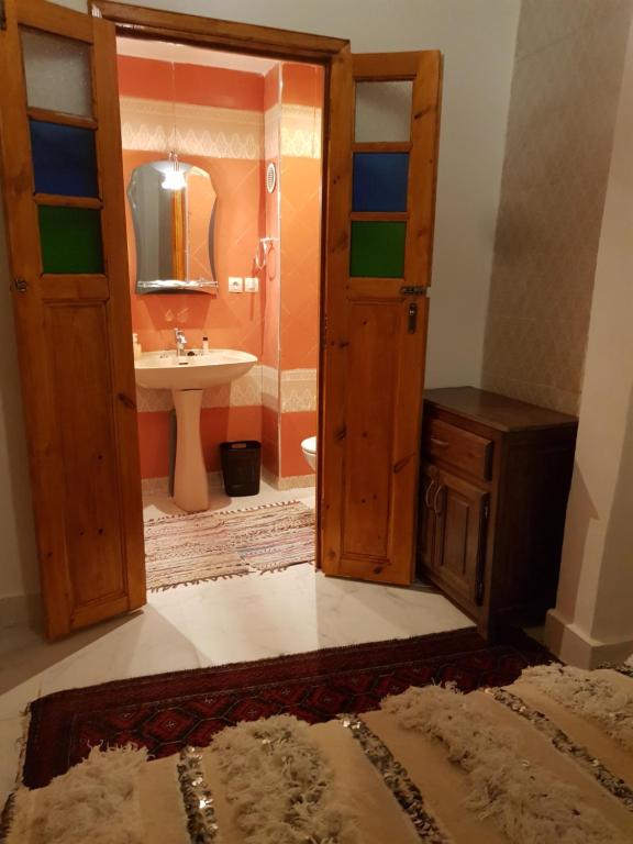 Koupelna v ubytování DAR ALKATIB MEKNES