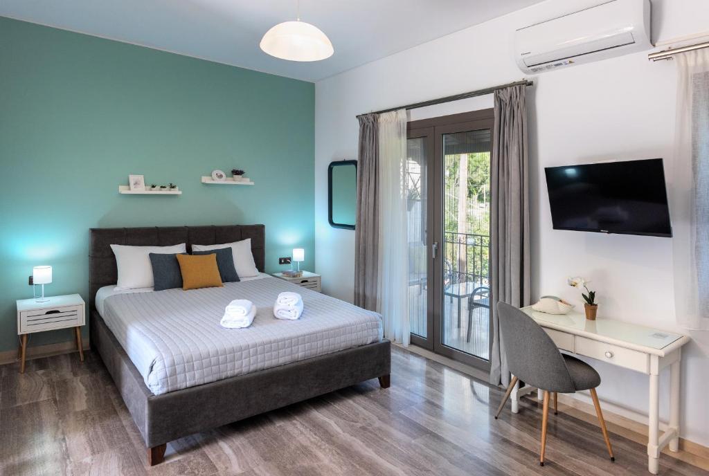 A bed or beds in a room at OUTParga Apartment 3