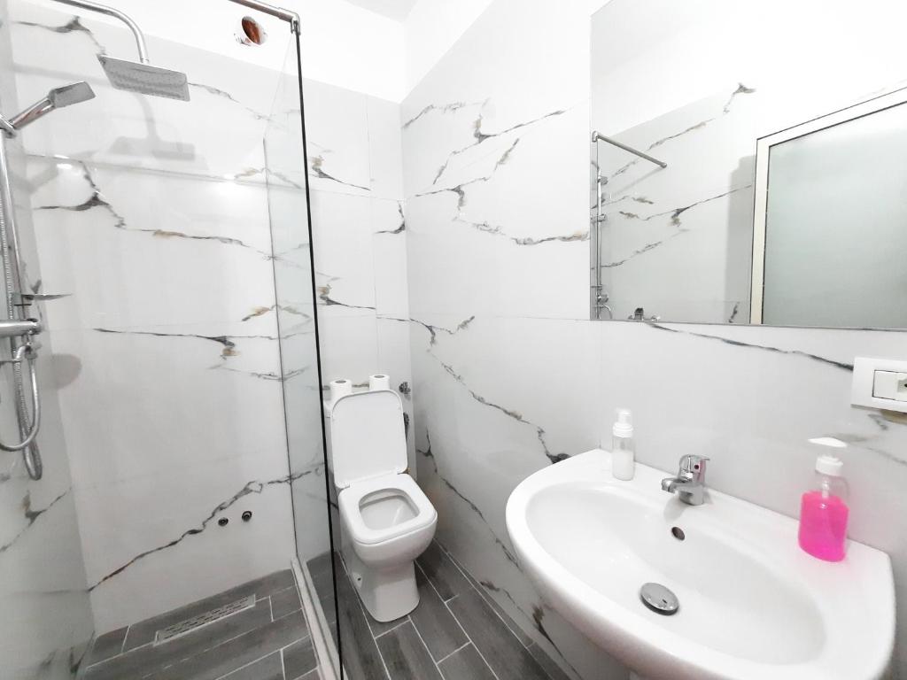 Koupelna v ubytování Hotel Nacional Durres
