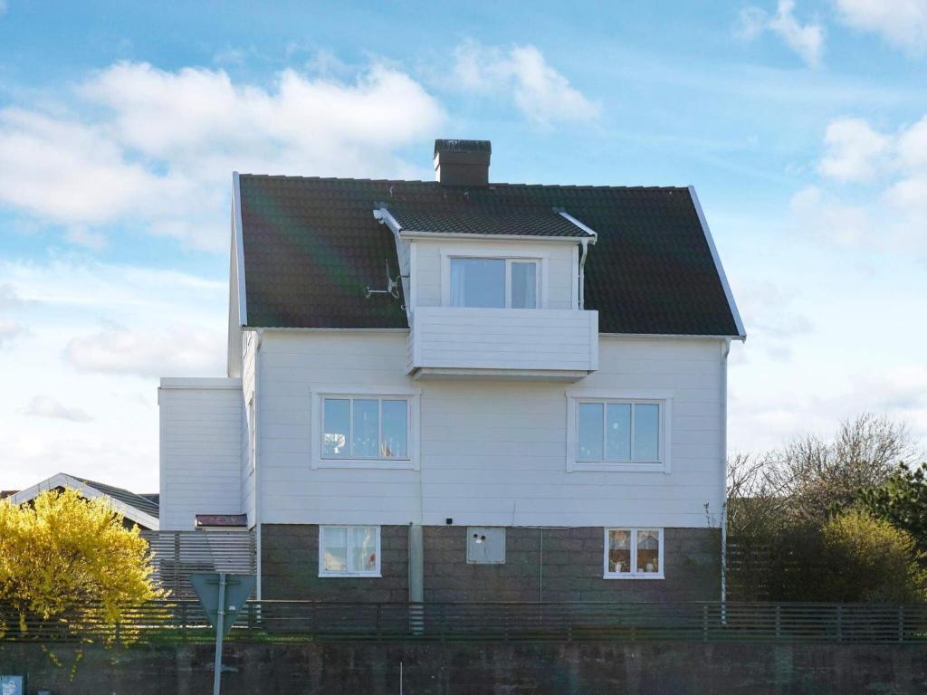 Byggingin sem sumarhúsið er í