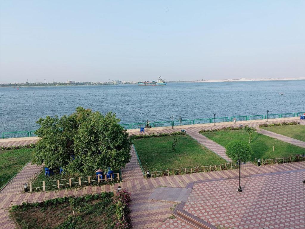 a view of a large body of water at بيت الشباب الاسماعيلية - Ismailia Youth Hostel in Ismailia