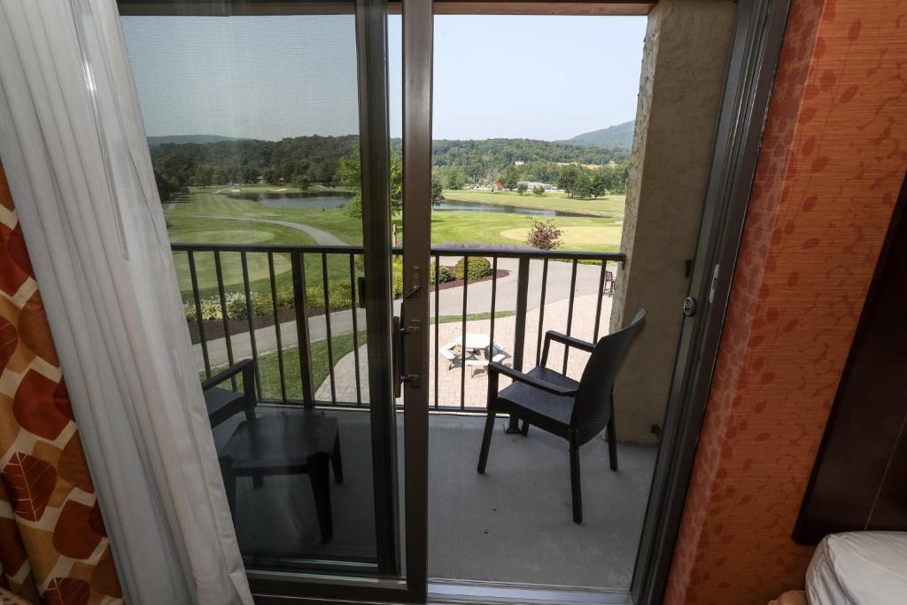 Liberty Mountain Resort - Deluxe Queen Room
