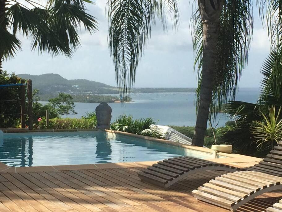 Bassein majutusasutuses La charmante Villa Coco avec magnifique vue mer või selle lähedal