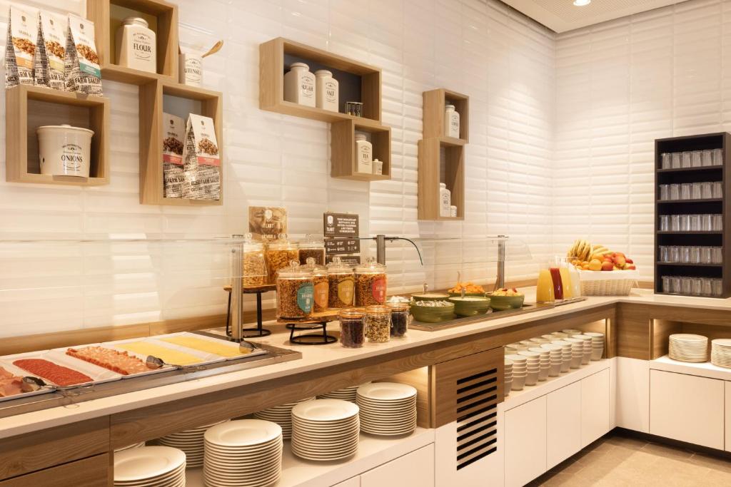 Holiday Inn - Eindhoven Airport by IHG - Resim 28