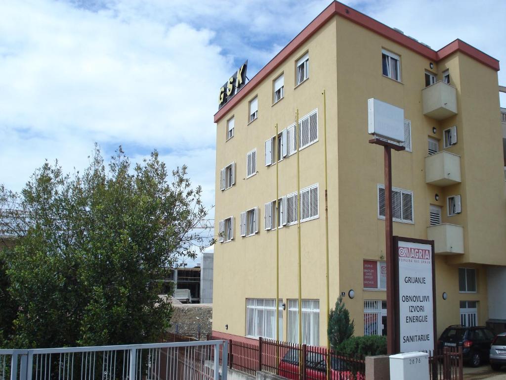 Budova, kde se apartmán nachází