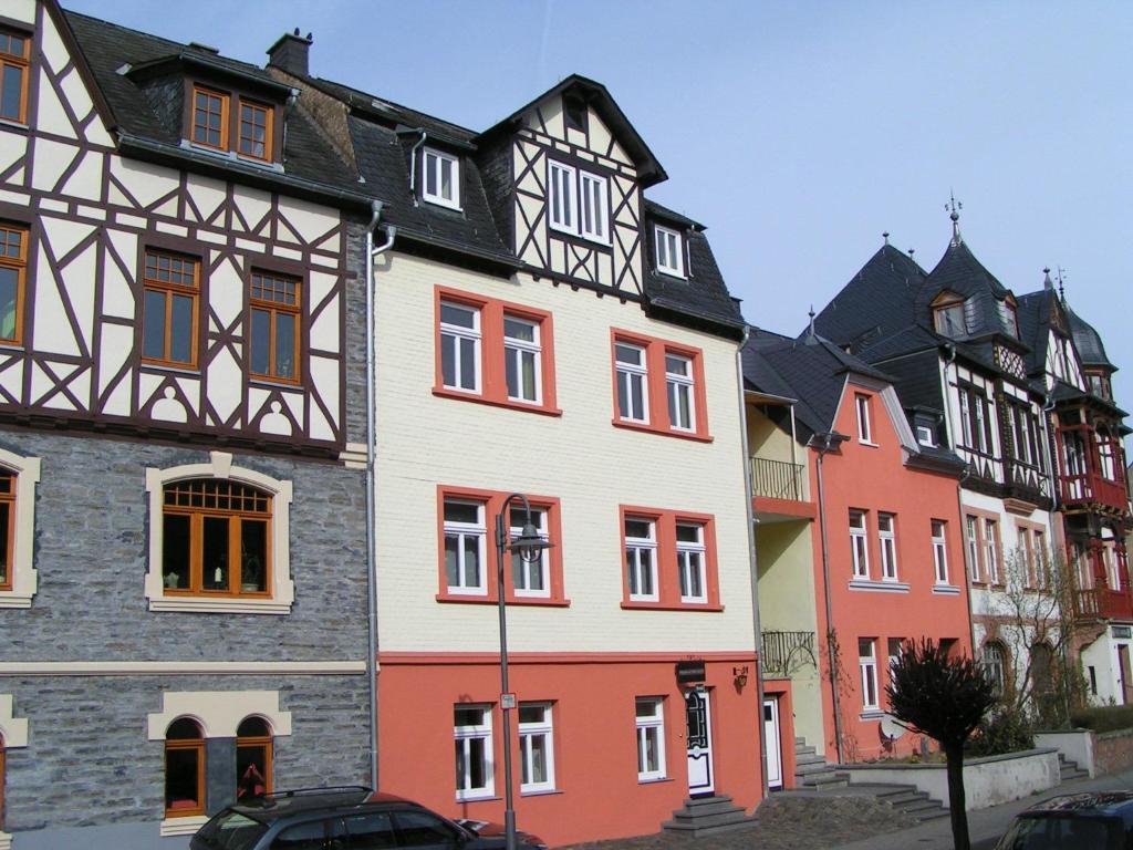 a group of buildings in a city with at Ferienwohnungen Perlina Karpat in Bernkastel-Kues