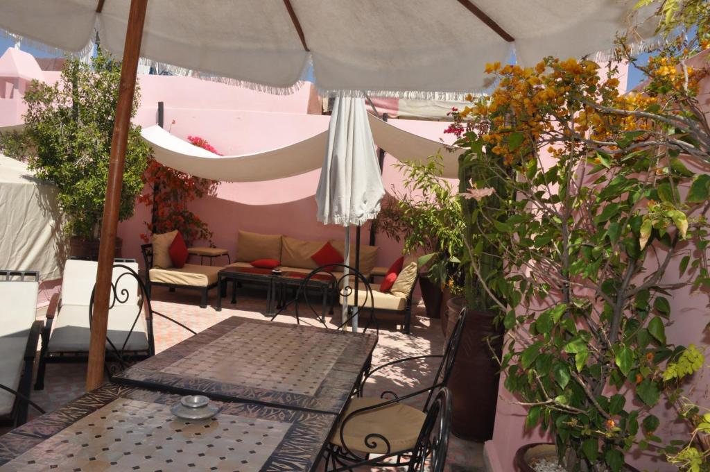 Posezení v ubytování Riad des Etoiles