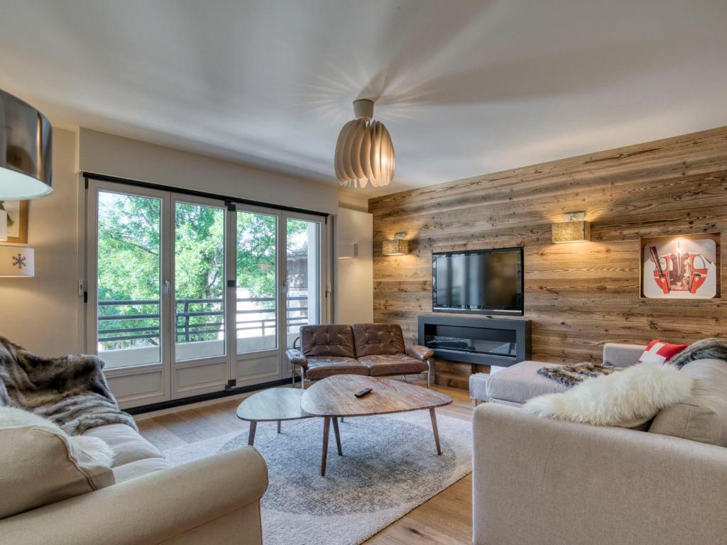 Photo de la galerie de l'établissement Appartement Rénové 2 Chambres + 1 Cabine, Balcon, Cheminée - Centre de Megève - FR-1-453-235, à Megève