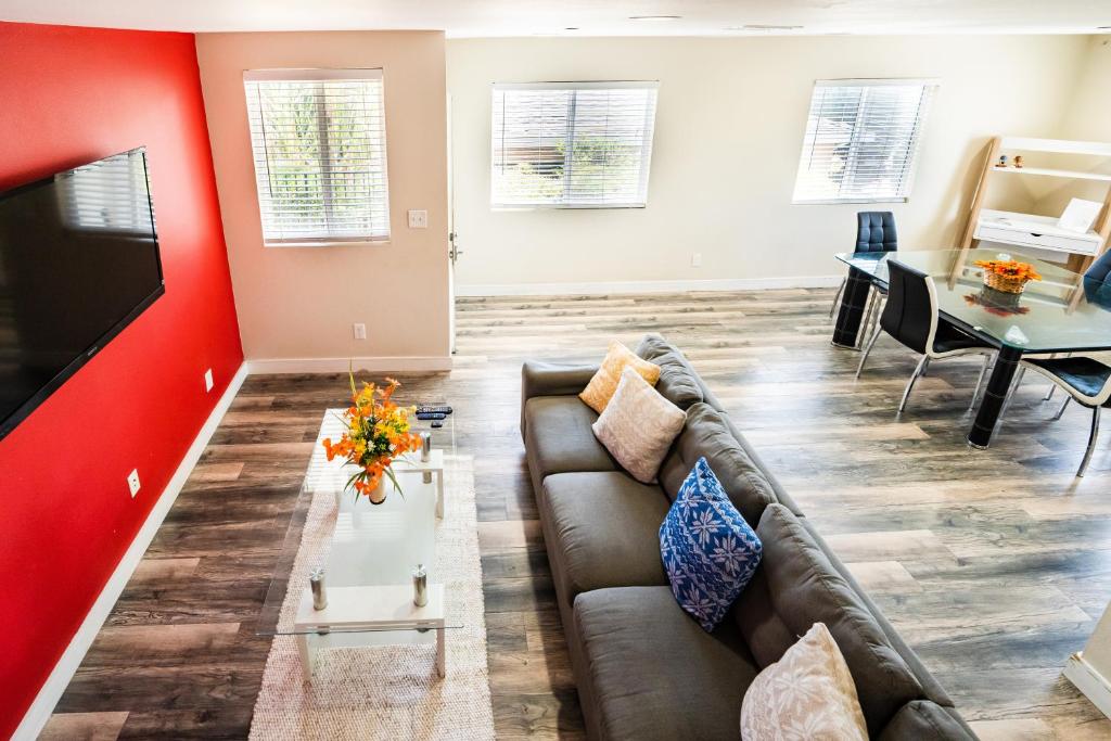 5 Bedrooms near Chinatown, DTLA, Art District, Los Angeles Updated