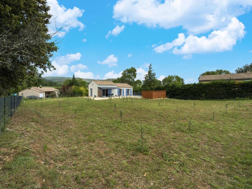 Vonkajšia záhrada v ubytovaní House in Cèze Valley near Waterfalls