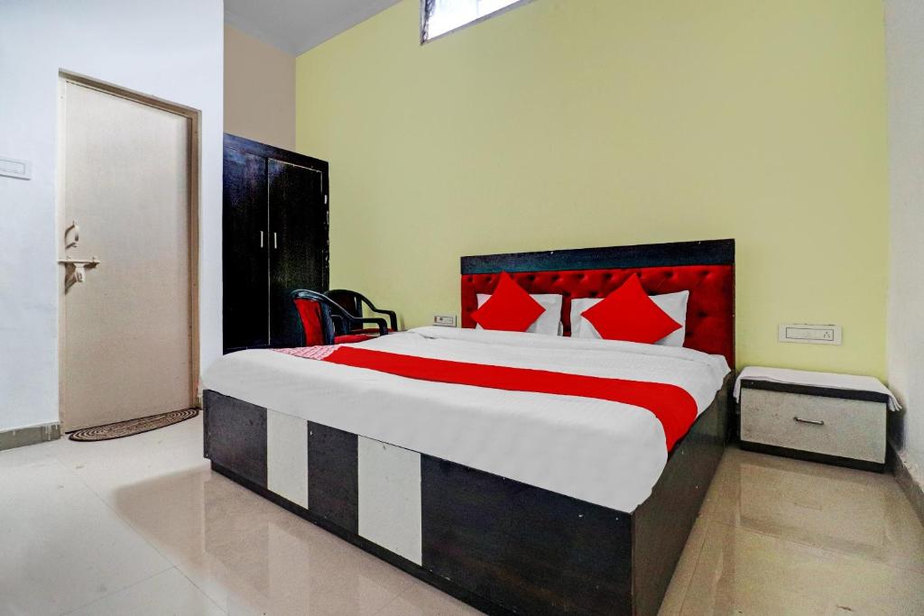 OYO 74957 Hotal Niwari House