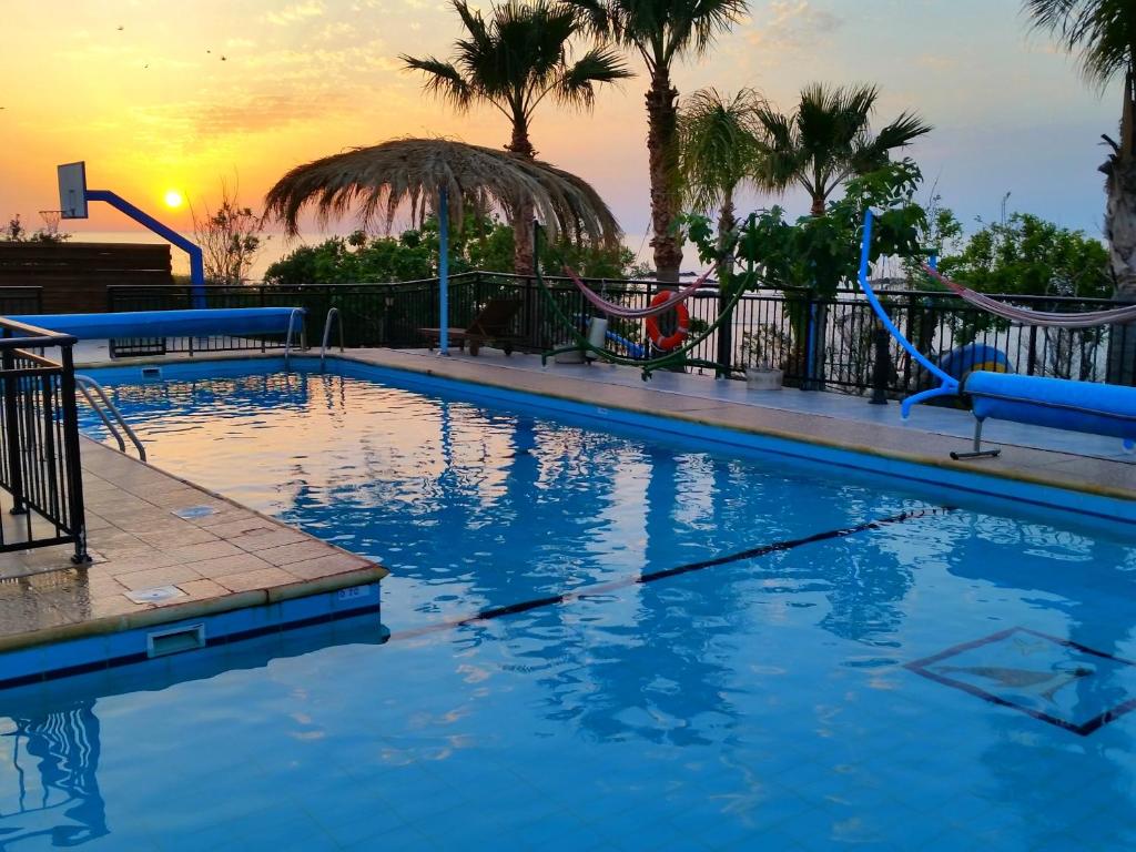 Bazén v ubytování Astrofegia Beachfront Villa nebo v jeho okolí