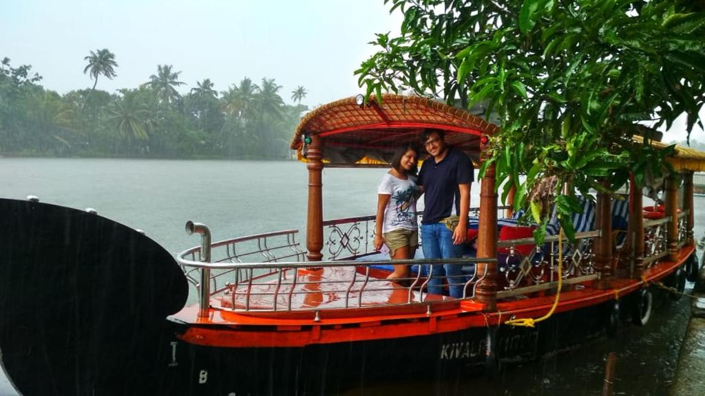 Shikara Boat