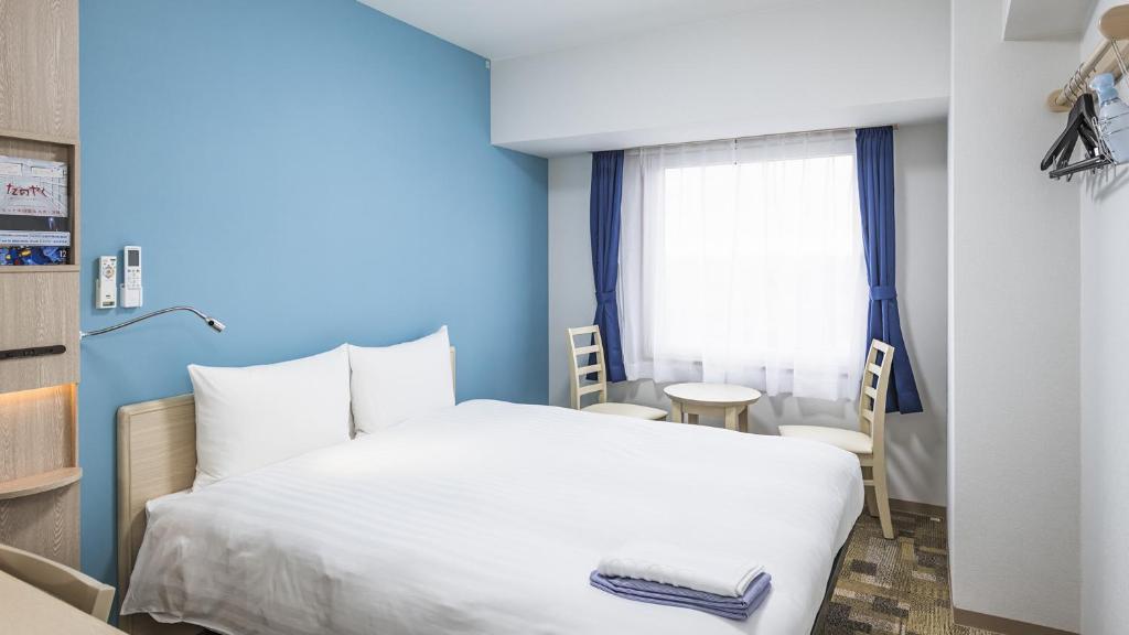 Toyoko Inn Kita-asaka-eki Nishi-guchi - Camera Queen - Fumatori
