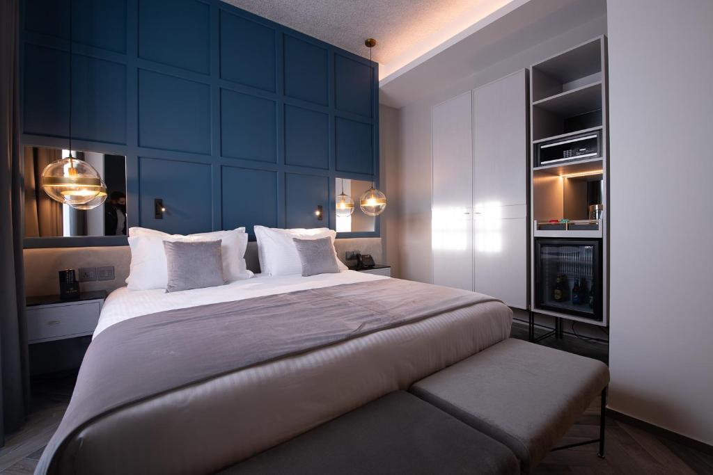 The Embassy Valletta Hotel - 9