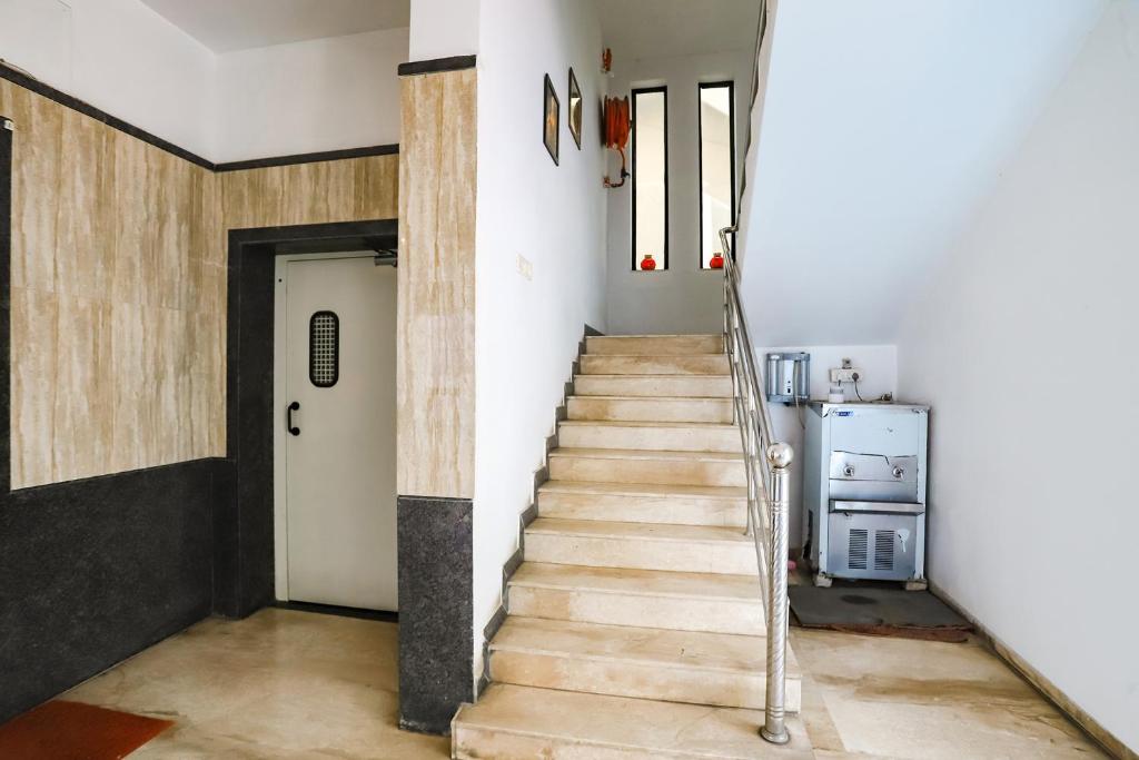 Fotografie z fotogalerie ubytování FabHotel Archanil Apartment - Sitanagar Cricket Ground v destinaci Nágpur