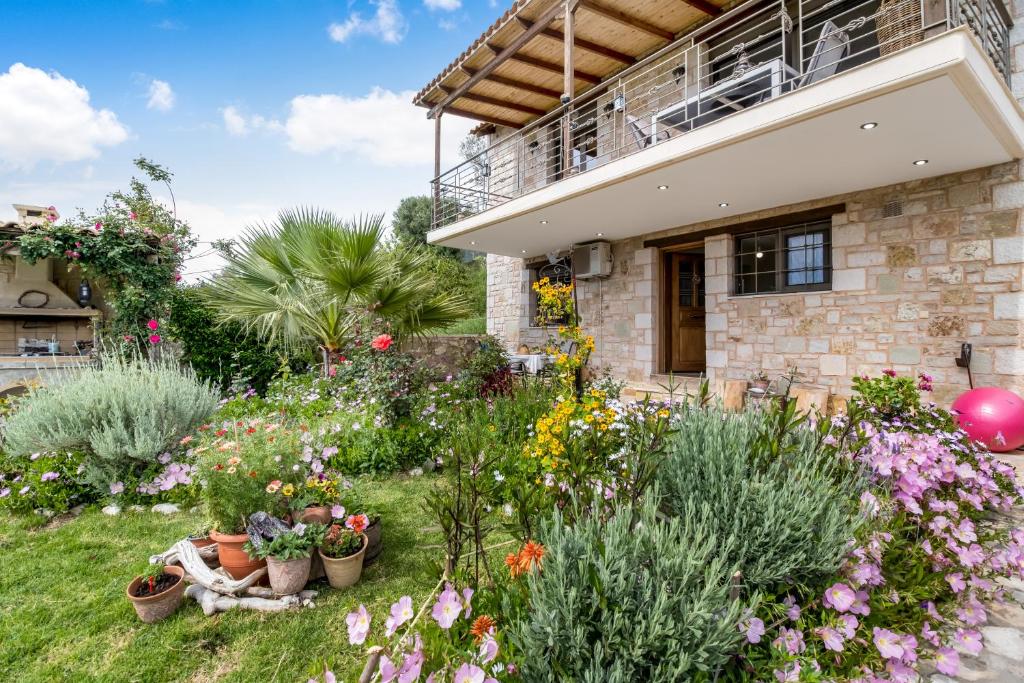 Vonkajšia záhrada v ubytovaní Lefkada view villa Vasiliki 1