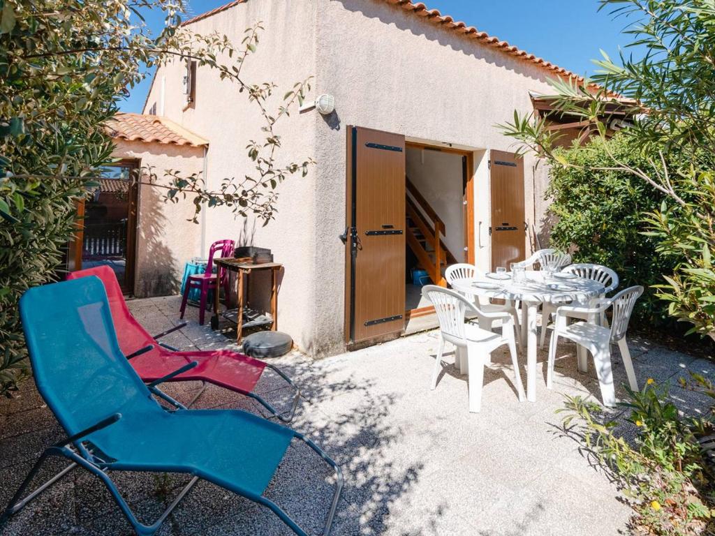Fotografia z galérie ubytovania Villa T3 Mezzanine avec Terrasse et Parking à Gruissan – Animaux Acceptés - FR-1-409A-22 v destinácii Gruissan