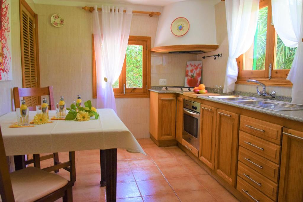Kuchyň nebo kuchyňský kout v ubytování Ideal Property Mallorca - Madona - Es Puig