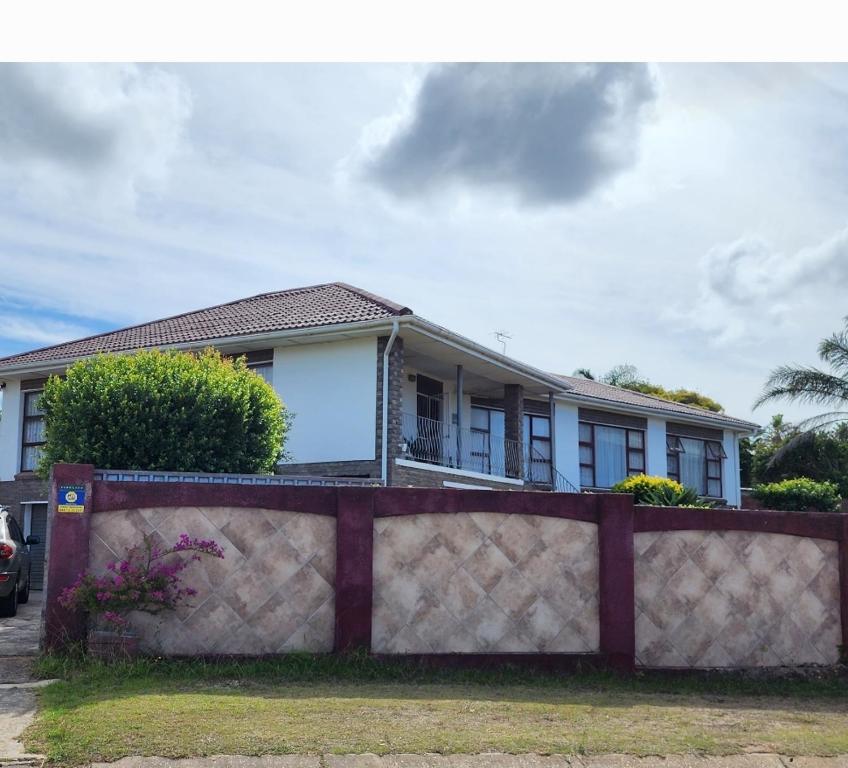 At the sea Holiday house, Jeffreys Bay (updated prices 2024)