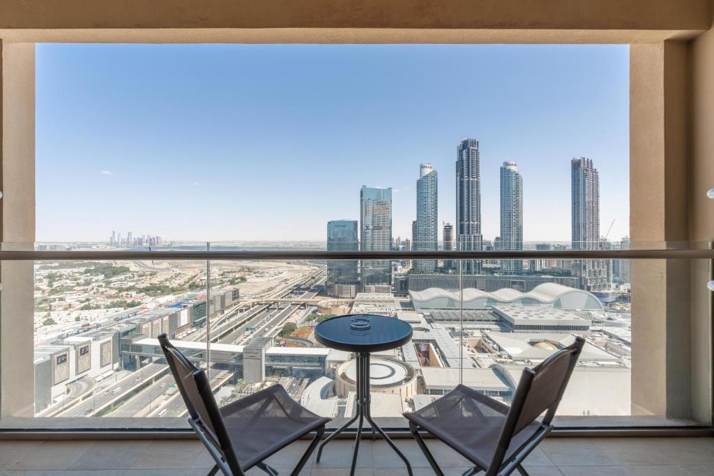 SuperHost EMAAR Residences Fashion Avenue - Address Dubai Mall - Deluxe Apartment
