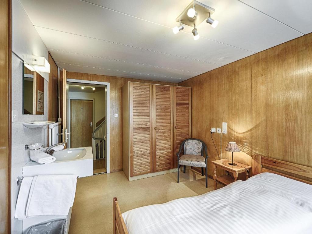 Hotel Weisses Kreuz - Resim 7