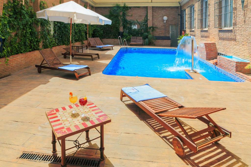 Bazén v ubytování Bellavista Sevilla nebo v jeho okolí