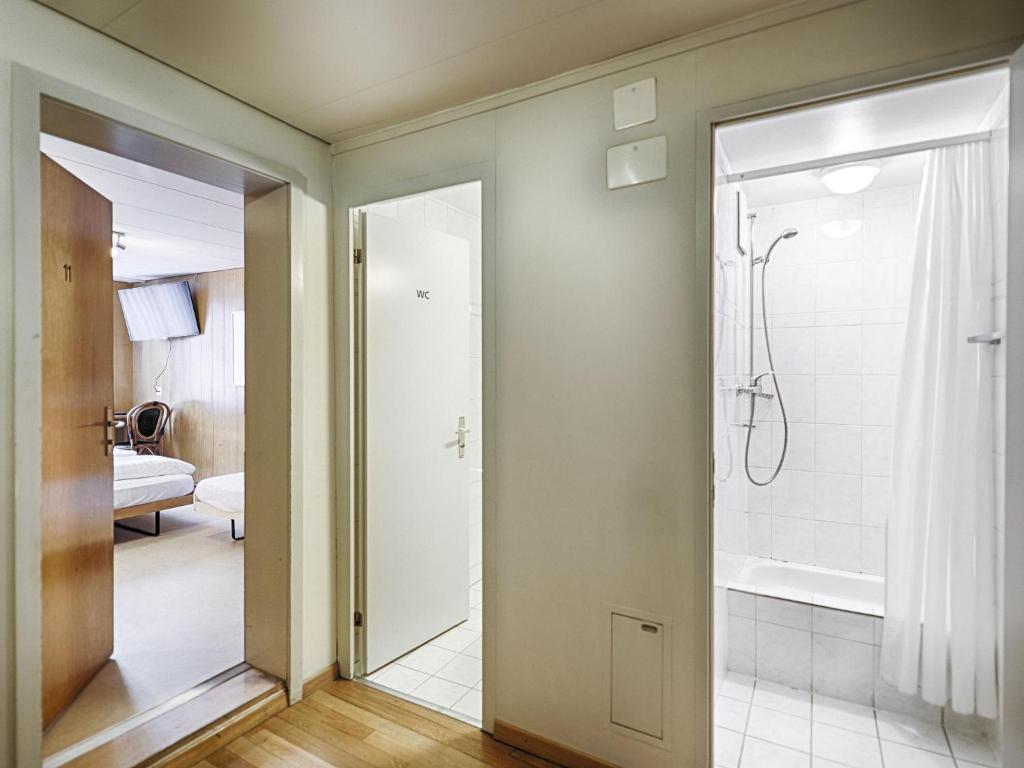 Hotel Weisses Kreuz - Resim 8