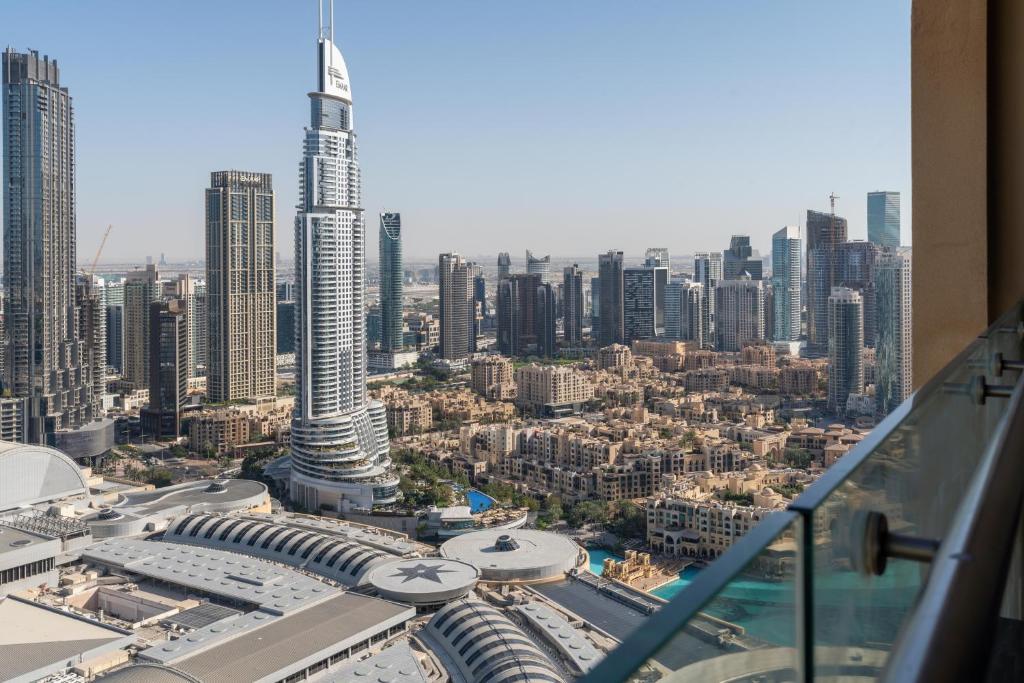 SuperHost EMAAR Residences Fashion Avenue - Address Dubai Mall - Apartment With Balcony