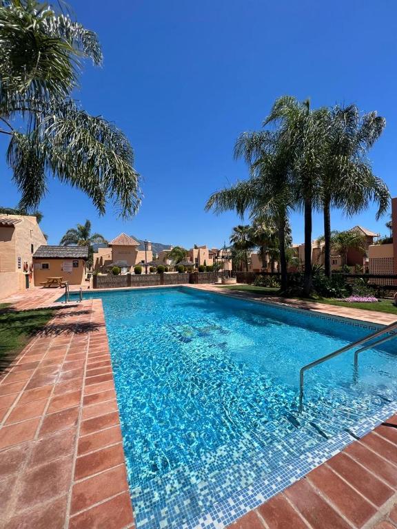 Fotografia z galérie ubytovania Halo - Amazing 4BR TownHouse with Jacuzzi and Big Terrace v Marbelli