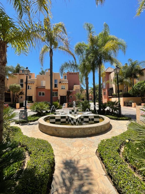 Fotografia z galérie ubytovania Halo - Amazing 4BR TownHouse with Jacuzzi and Big Terrace v Marbelli
