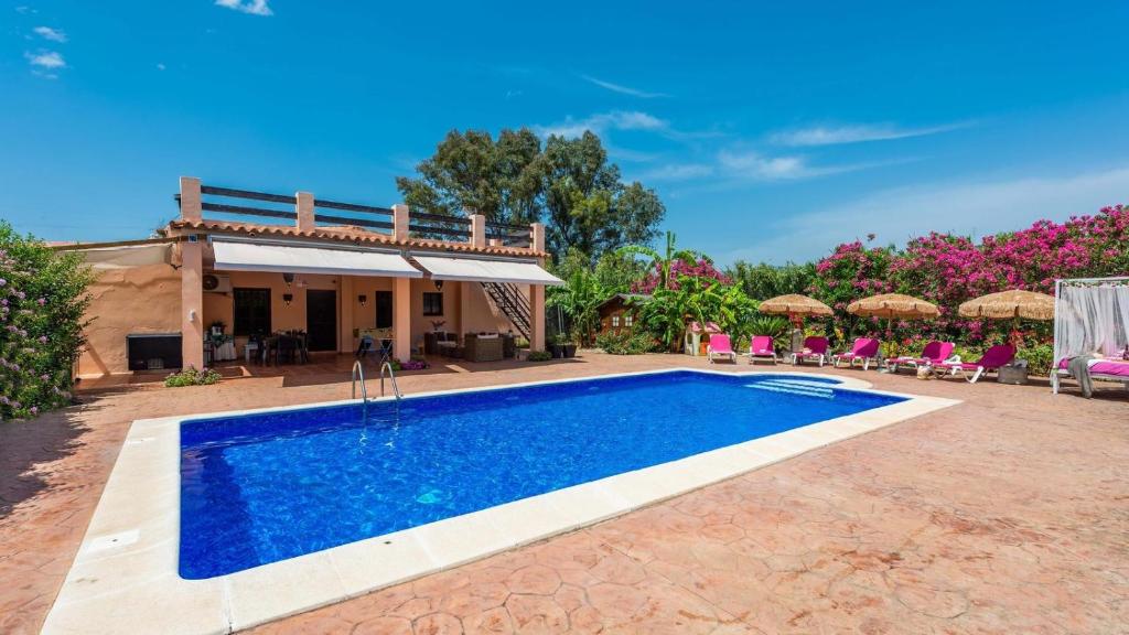 Bazén v ubytovaní Casa Azahar Jimena de la Frontera by Ruralidays alebo v jeho blízkosti