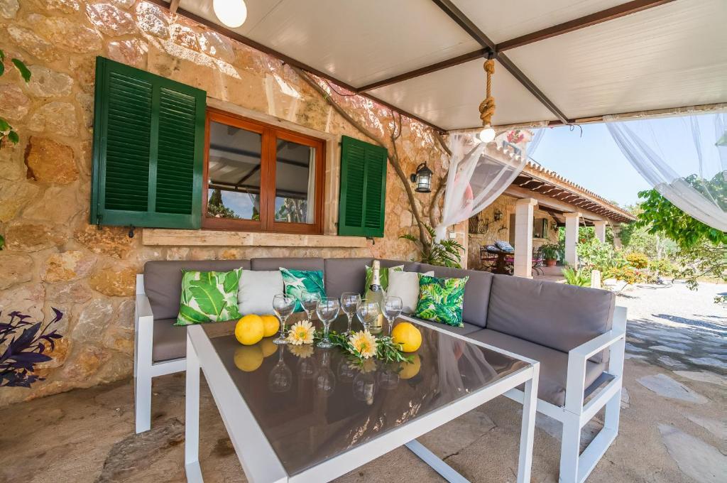 Nápoje v ubytovaní Ideal Property Mallorca - Can Carabassot