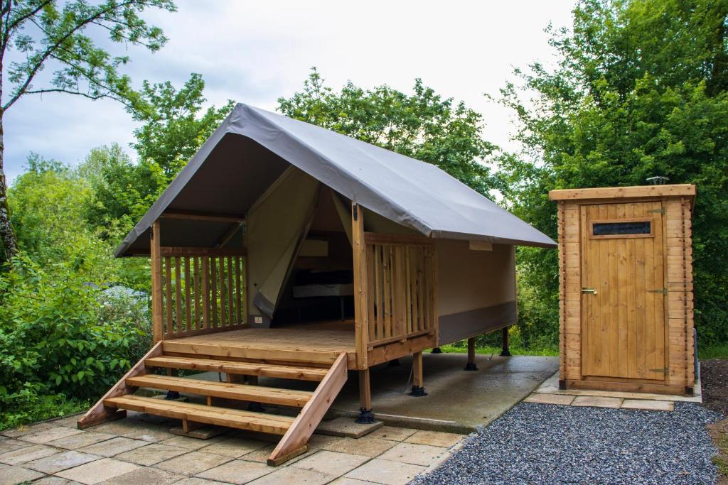 Fotografie z fotogalerie ubytování Camping Parc d'Audinac les Bains 3 étoiles - Piscine chauffée - Vue montagne v destinaci Saint-Girons